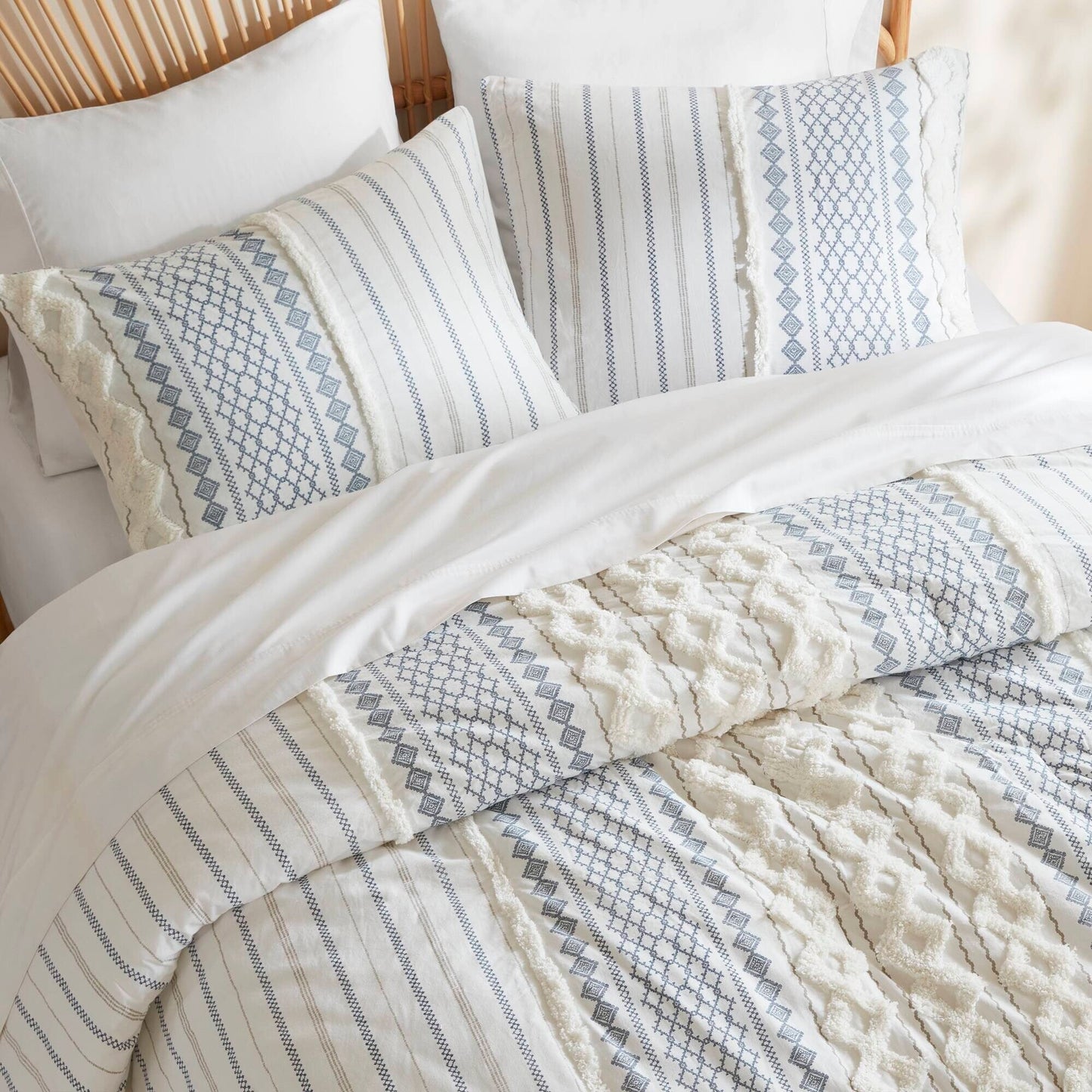 Set copripiumino stampato in cotone Imani INK+IVY con ciniglia