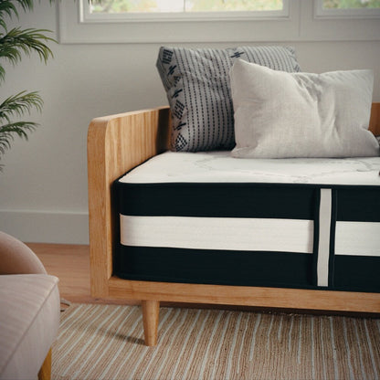 Materasso ibrido a molle insacchettate in una scatola