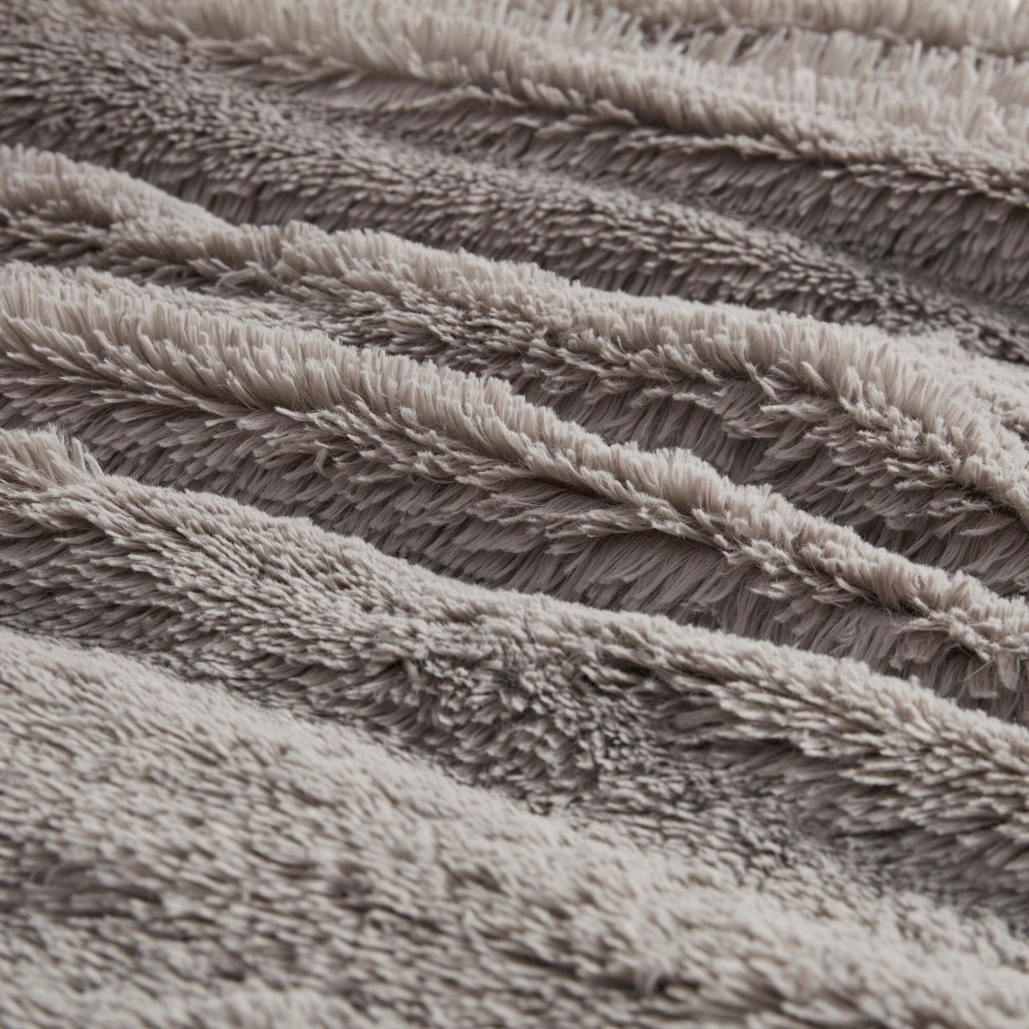 Set copripiumino reversibile in pelliccia pelosa Effie di Intelligent Design