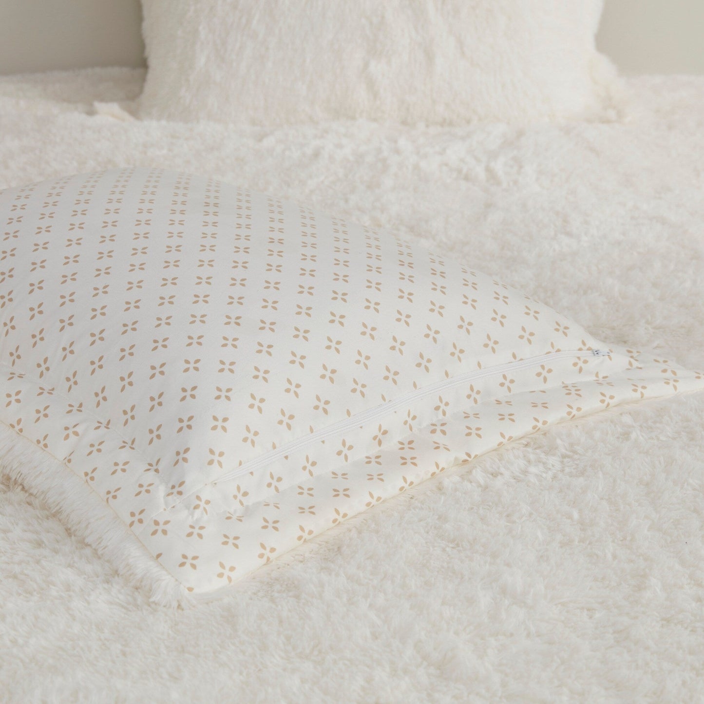 Set copripiumino reversibile in pelliccia pelosa Effie di Intelligent Design