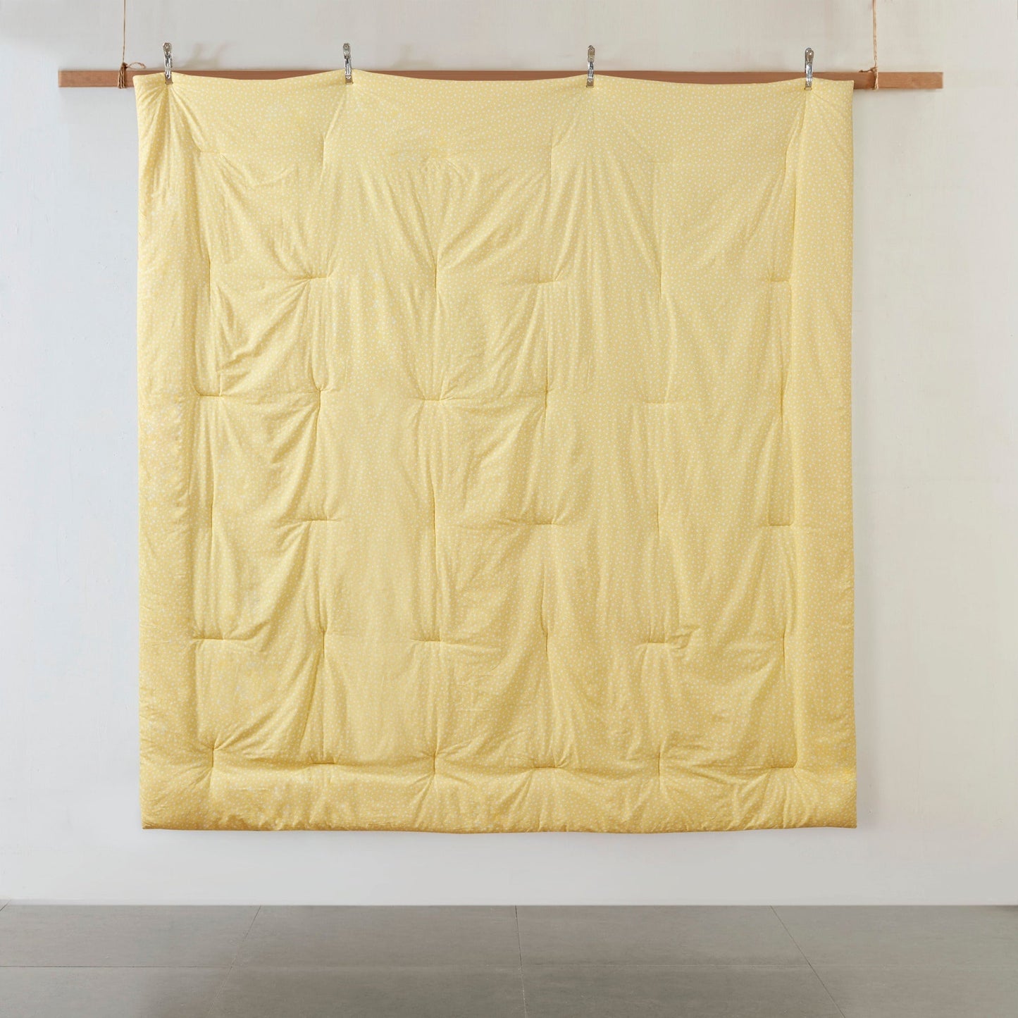 Set copripiumino reversibile in cotone Jessie Yellow Rainbow Sunburst di Urban Habitat Kids