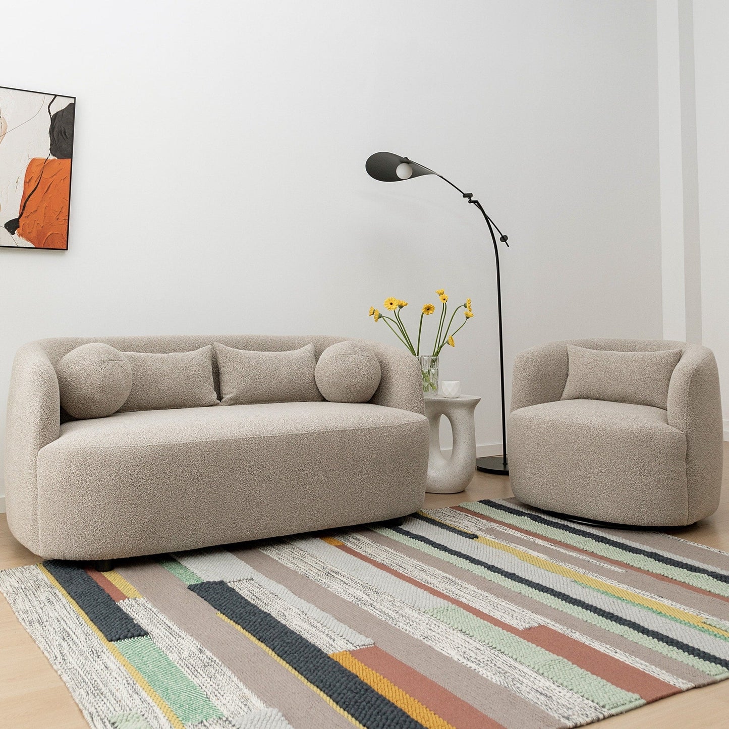 Divano a due posti imbottito in tessuto Boucle KINWELL con cuscini