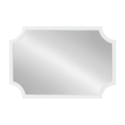 Specchio con cornice in legno smerlato di Kate e Laurel Hogan