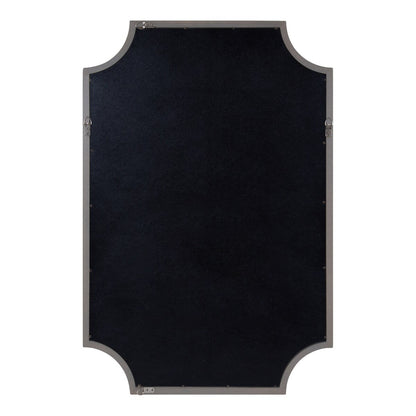 Specchio con cornice in legno smerlato di Kate e Laurel Hogan