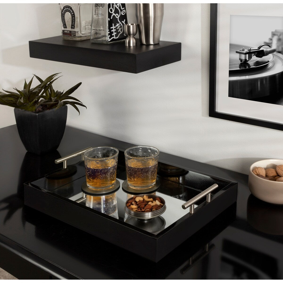 Vassoio decorativo con manico in metallo Lipton di Kate e Laurel