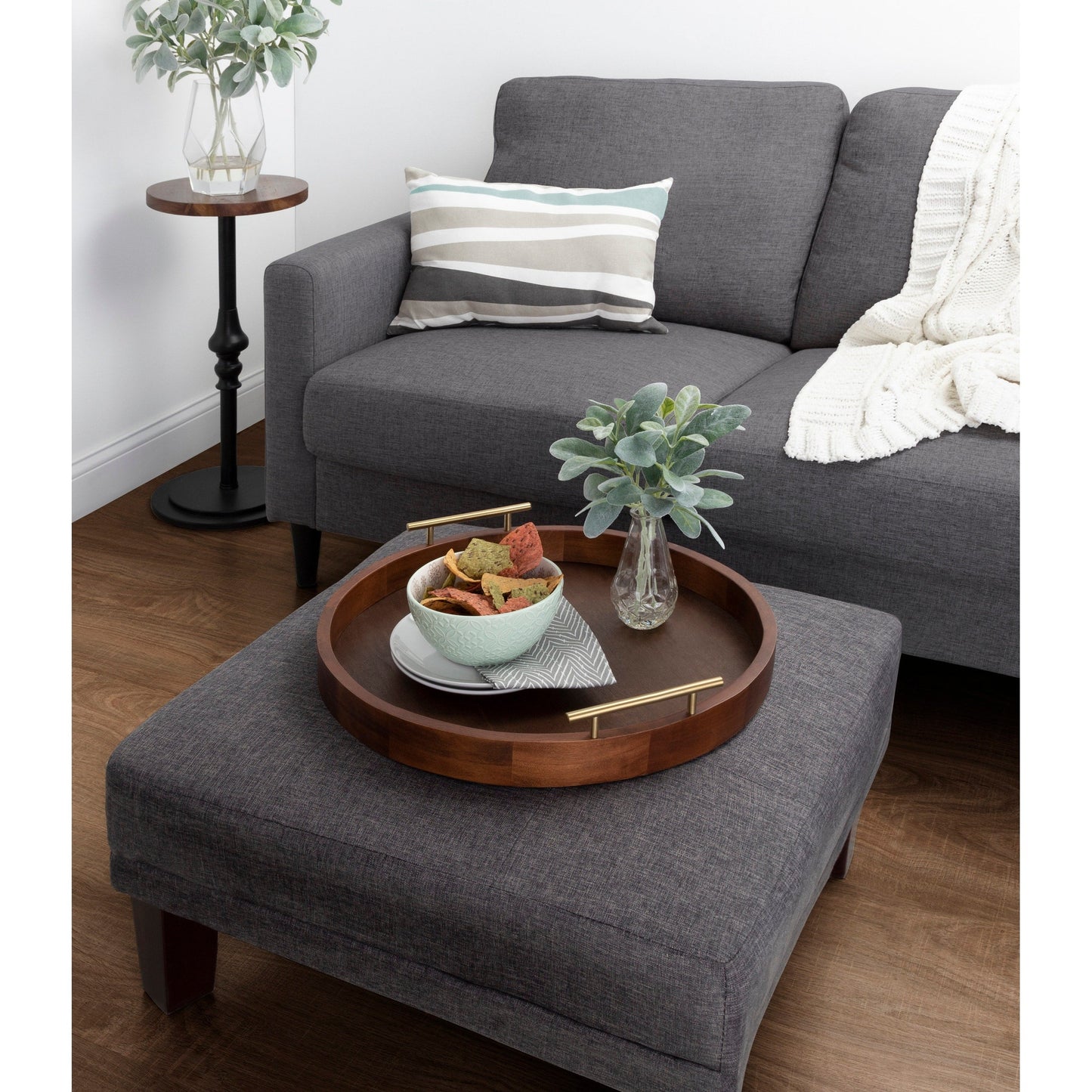 Vassoio decorativo rotondo Lipton di Kate e Laurel con manici in metallo