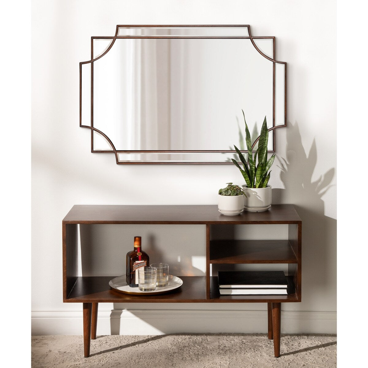 Specchio da parete decorativo tradizionale con cornice Kate and Laurel Minuette