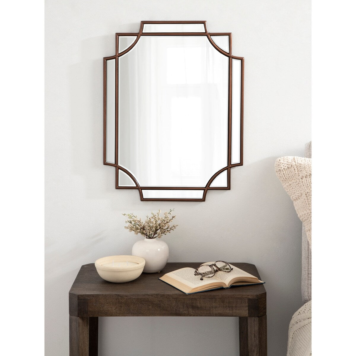Specchio da parete decorativo tradizionale con cornice Kate and Laurel Minuette