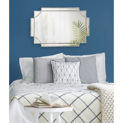 Specchio da parete decorativo tradizionale con cornice Kate and Laurel Minuette