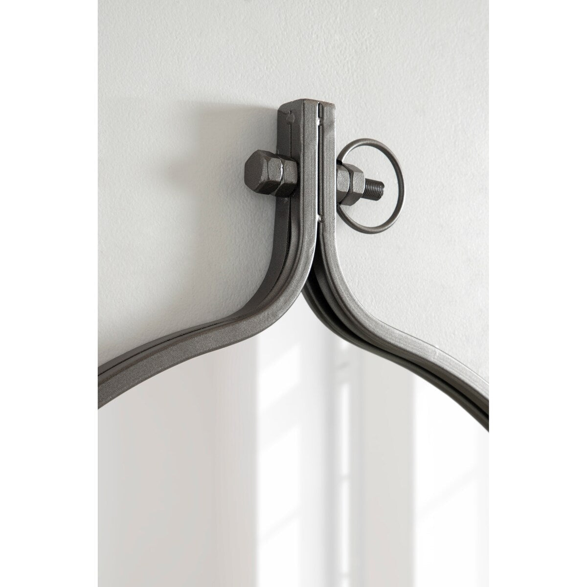 Specchio da parete rotondo Yitro di Kate e Laurel