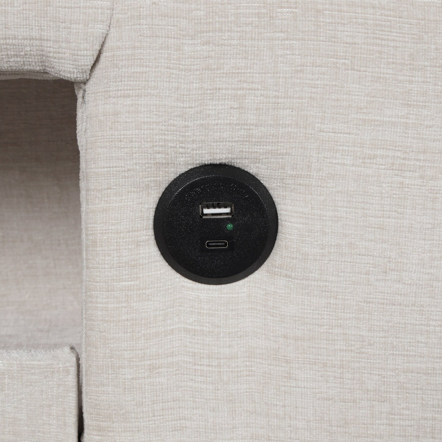 Divano componibile a L a 5 posti con pouf estraibile, portabicchieri integrati, porta di ricarica USB e cuscini rimovibili