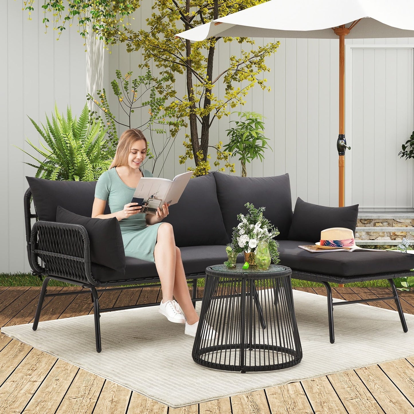 Set di divani componibili in vimini per conversazioni, set di mobili da giardino da 3 pezzi con cuscini spessi e tavolino da caffè in vetro temperato