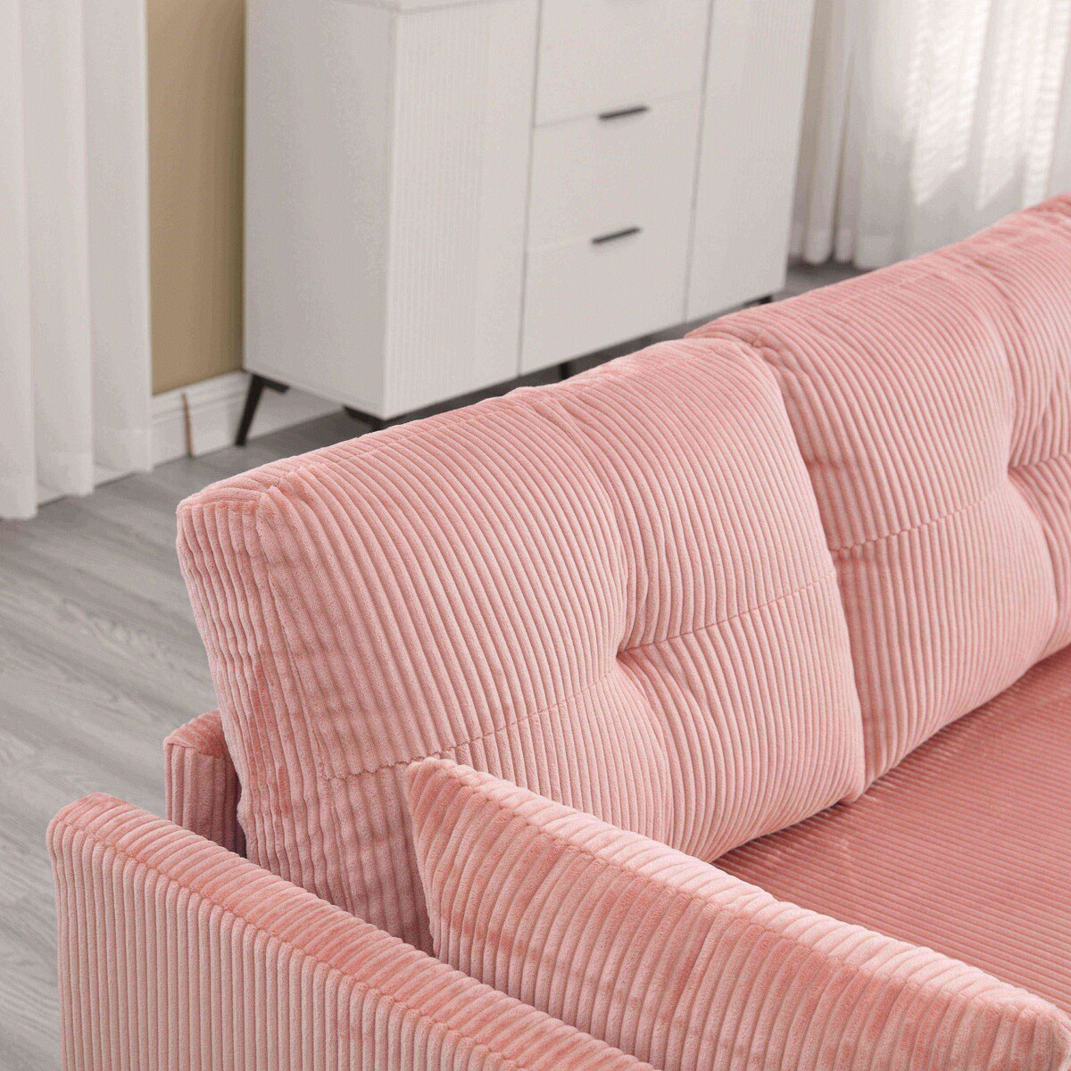 Il divano con seduta contenitore a L si ripiega in una poltrona reclinabile