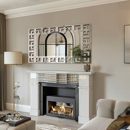 Grande specchio da parete con cornice geometrica e accenti argentati