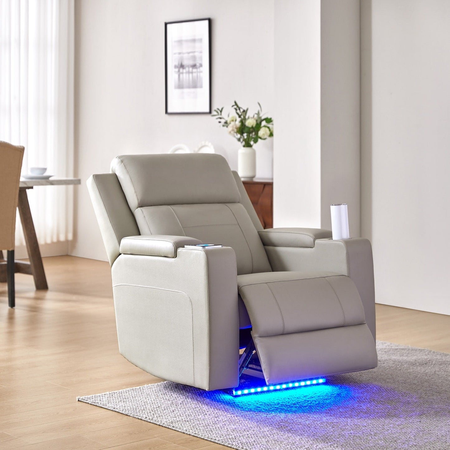 Poltrona reclinabile elettrica Laura 35.04 Wide in vera pelle con poggiatesta regolabili di HULALA HOME