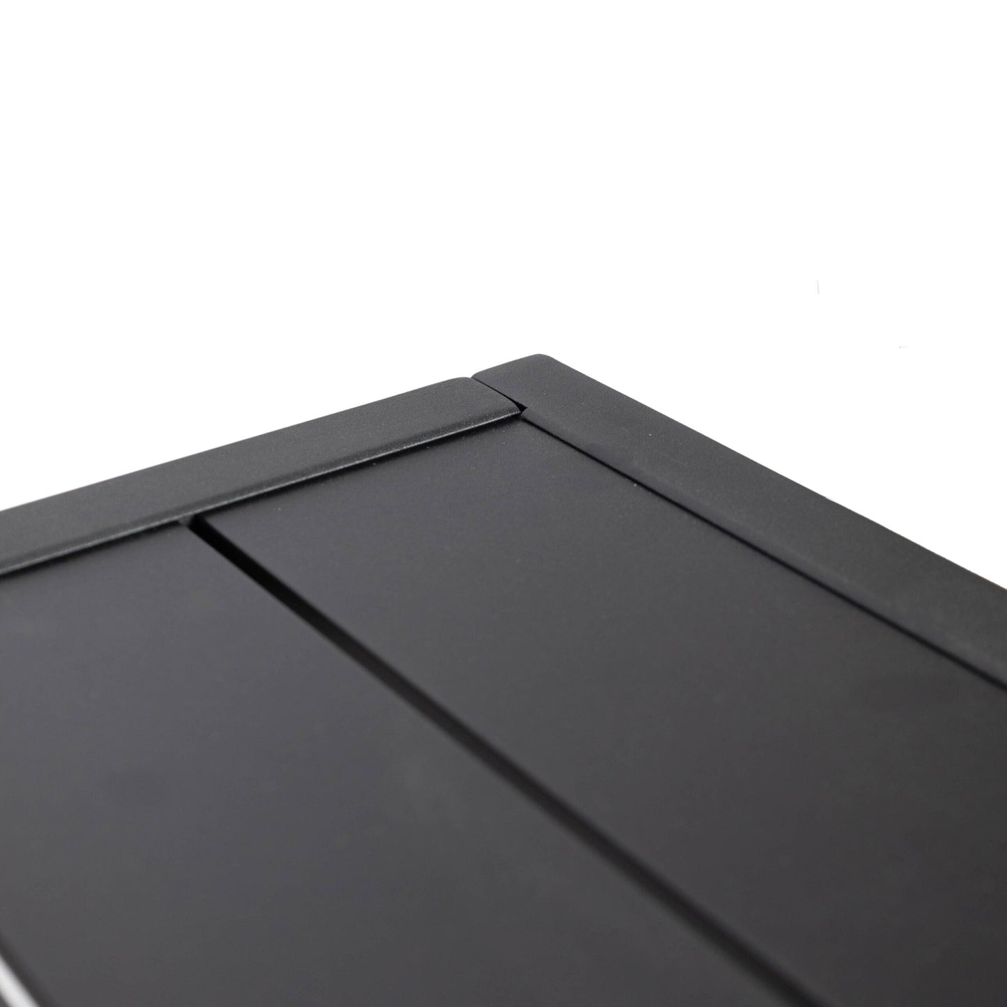 Set da pranzo da esterno da 9 pezzi in alluminio nero serie Chelsea di LeisureMod