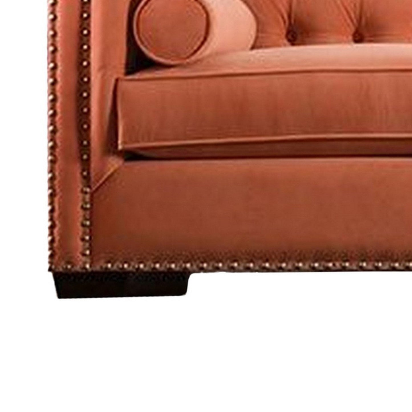 Divano Leone, trapuntato arancione, 2 cuscini a rullo, finiture con borchie, 93 pollici