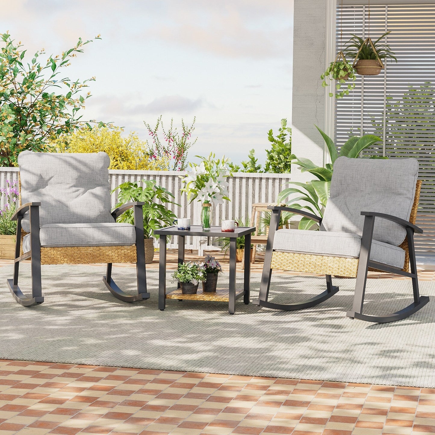 Livoosun set da bistrot a dondolo da 3 pezzi per patio, mobili da esterno per veranda, set di 2 sedie da patio con tavolino laterale per giardino