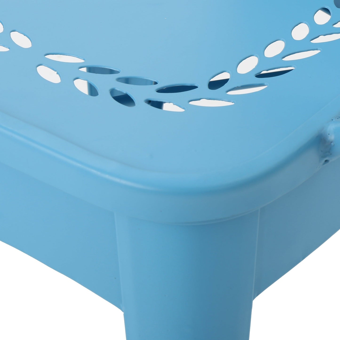 Set da bistrot da esterno Lourdes da 3 pezzi in ghisa di Christopher Knight Home