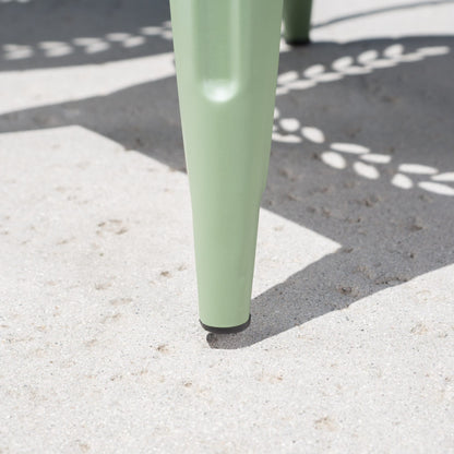 Set da bistrot da esterno Lourdes da 3 pezzi in ghisa di Christopher Knight Home