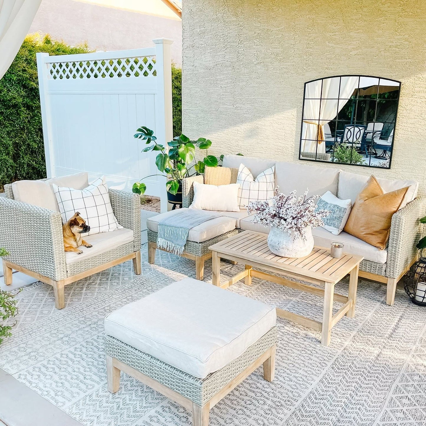 MAISON ARTS Set di divani componibili da esterno in rattan e legno di acacia da 5 pezzi, set da conversazione in vimini da patio con tavolino da caffè