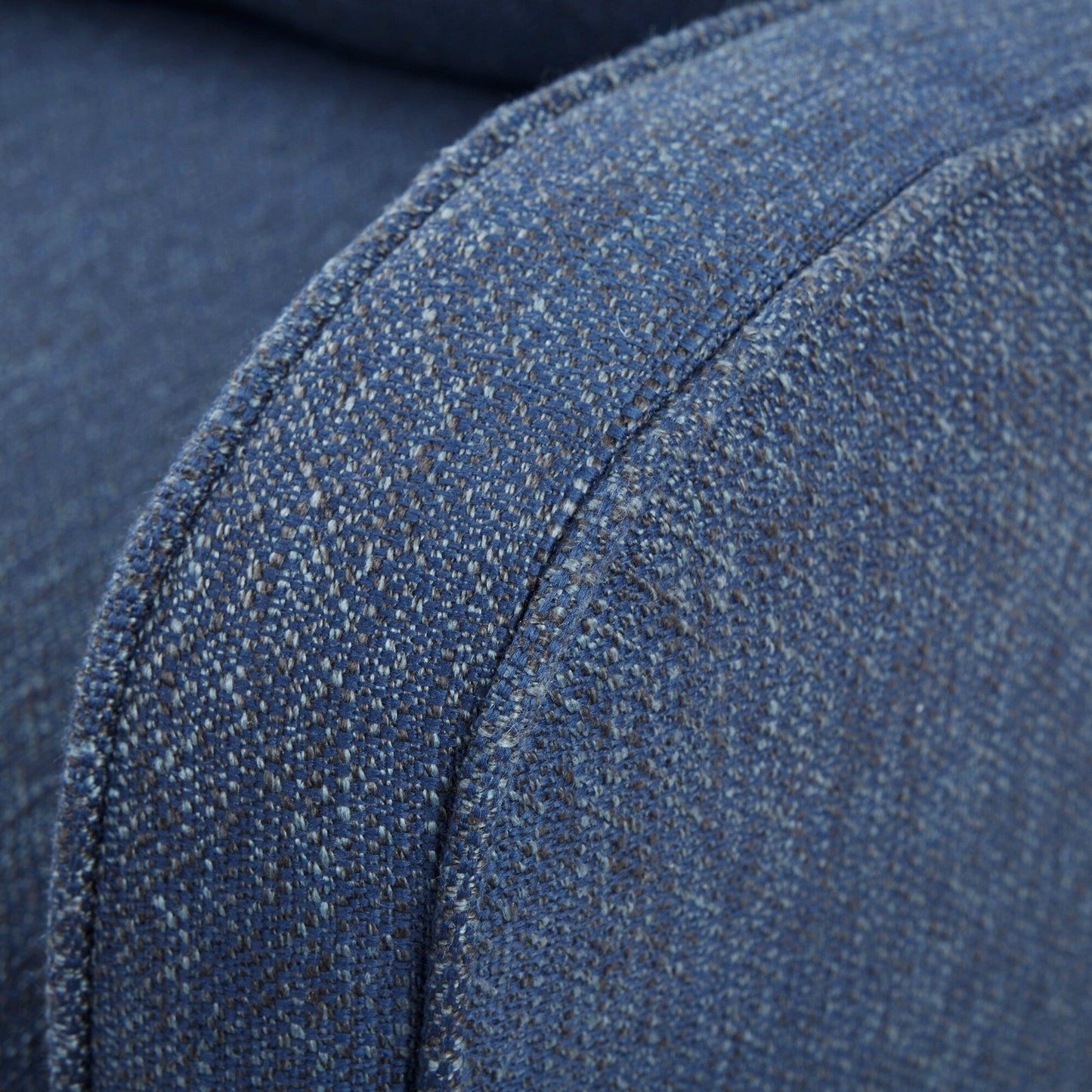 Poltrona girevole curva imbottita Madison Park Betty