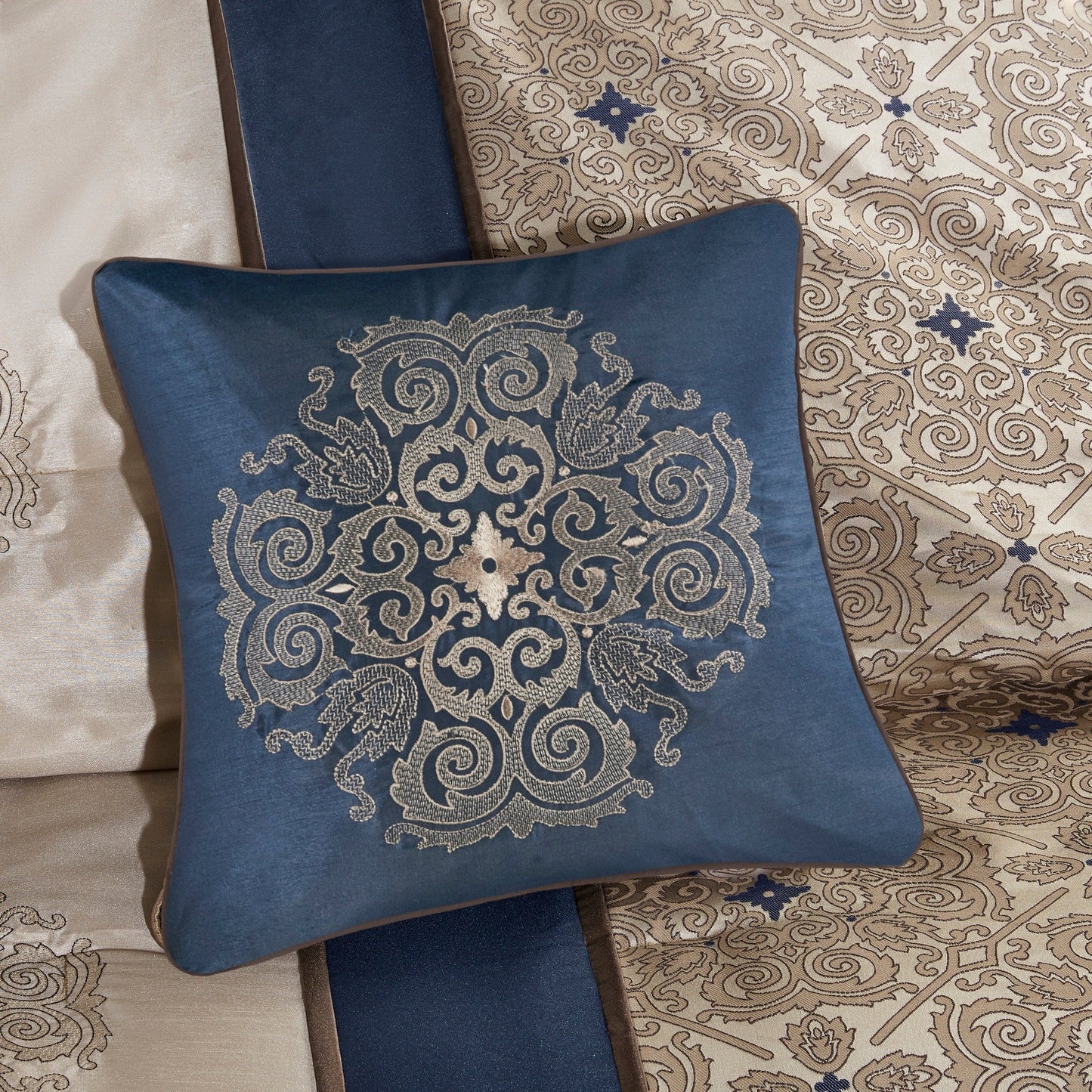 Set copripiumino jacquard da 7 pezzi Madison Park Blaine con cuscini decorativi