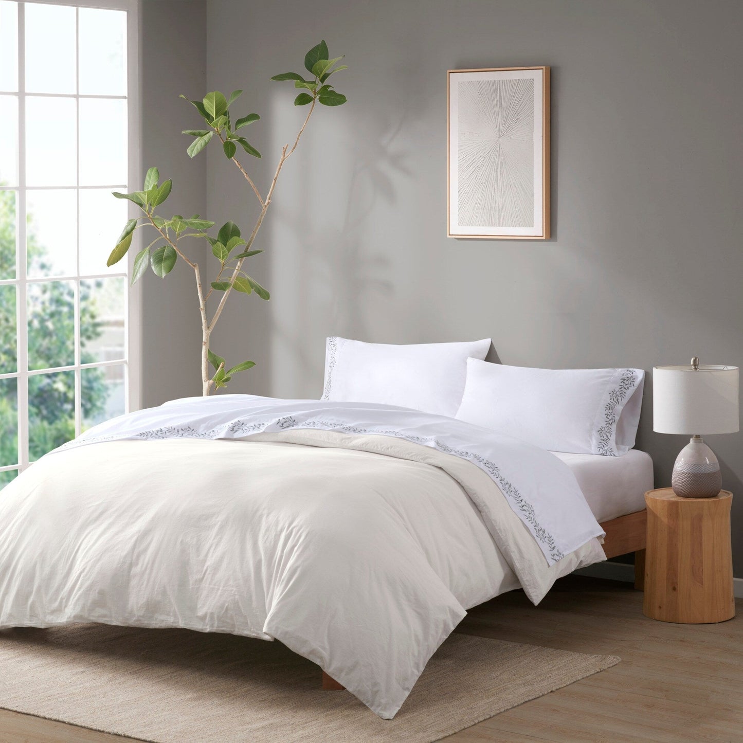 Set di lenzuola in microfibra ricamata Madison Park da 4 pezzi