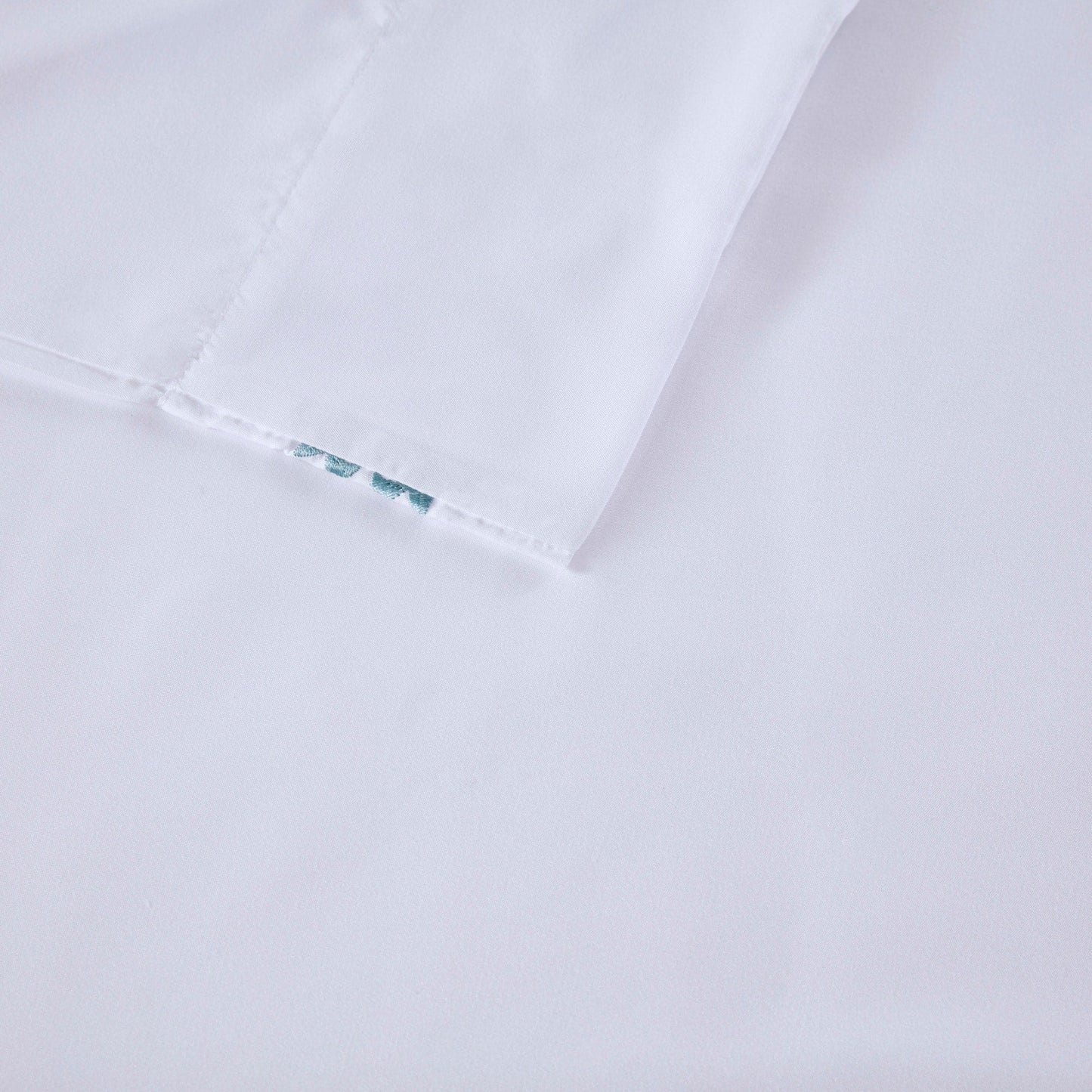 Set di lenzuola in microfibra ricamata Madison Park da 4 pezzi