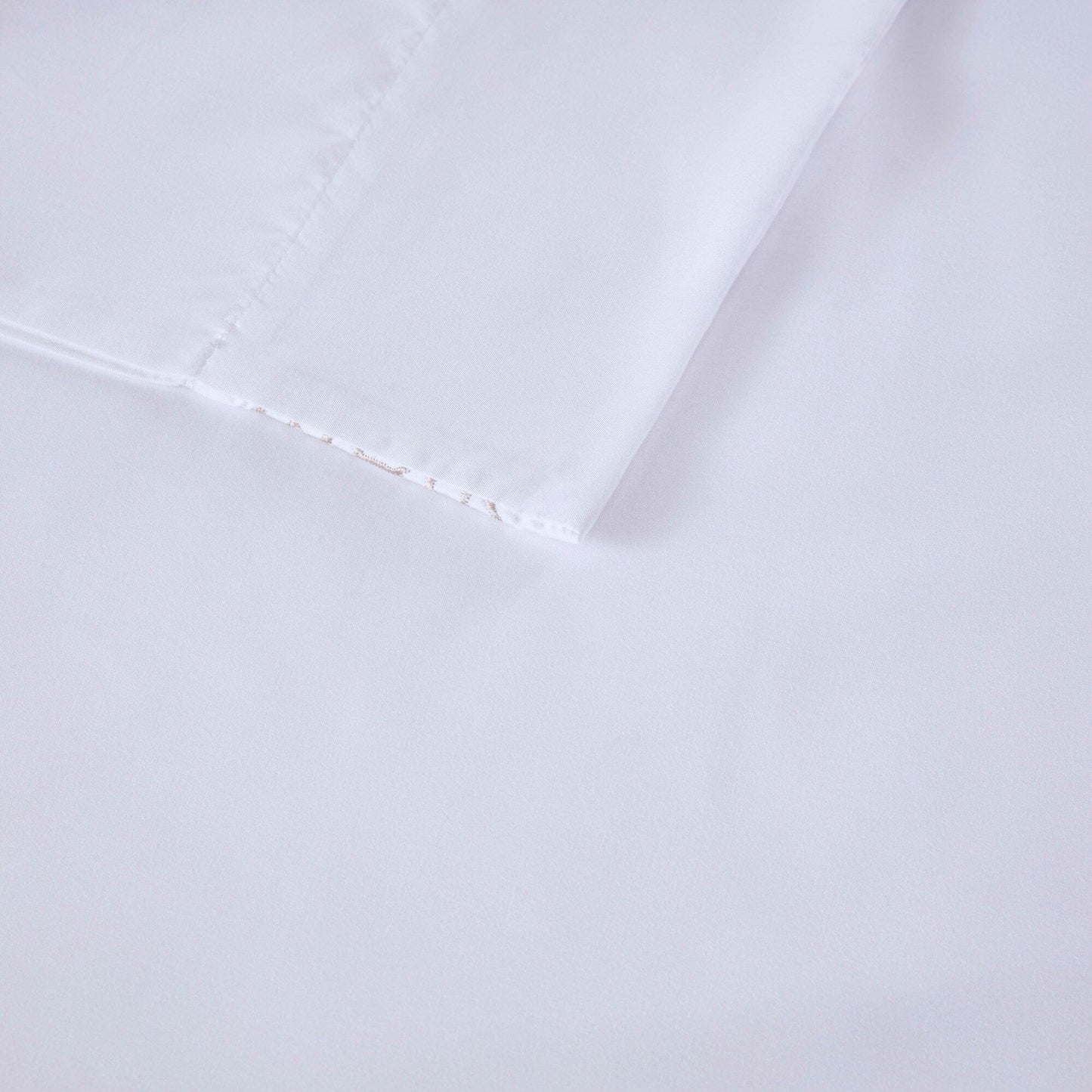 Set di lenzuola in microfibra ricamata Madison Park da 4 pezzi