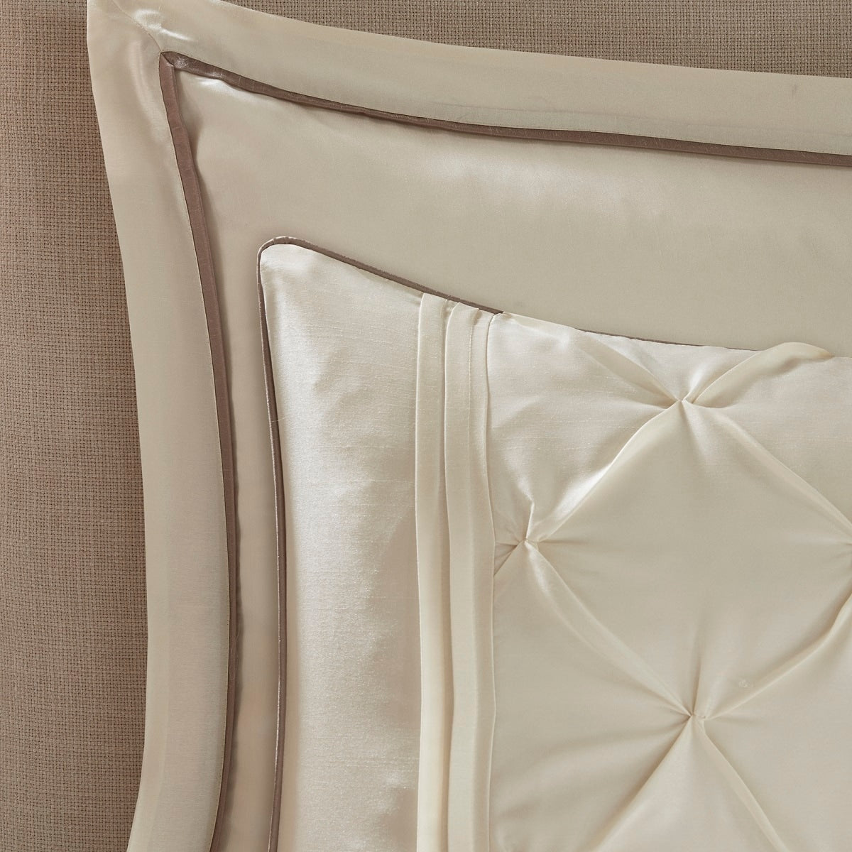 Madison Park Essentials Loretta 24 pezzi Room in a Bag con pannelli per finestre e set di lenzuola