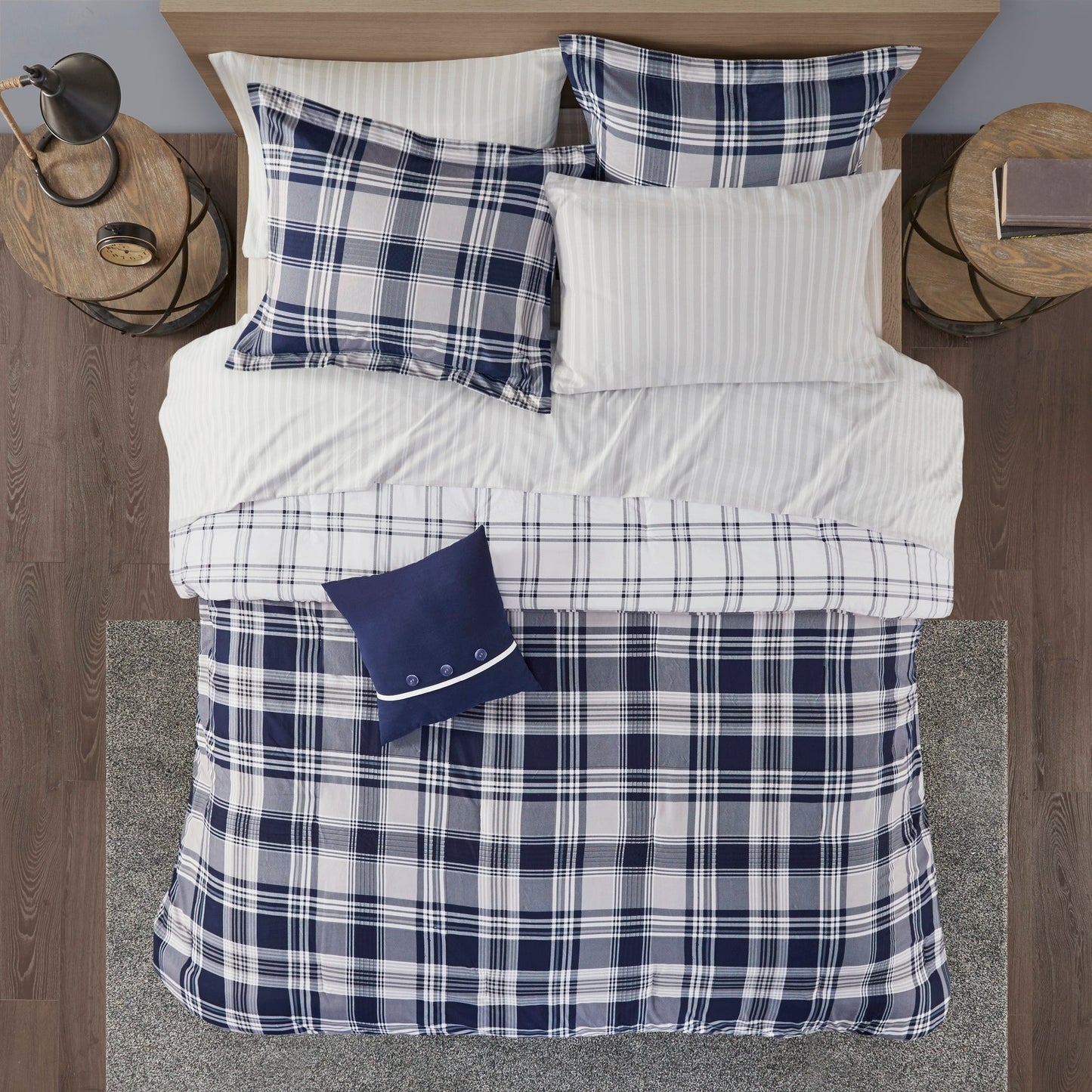Set copripiumino reversibile Madison Park Essentials Paton Navy con lenzuola