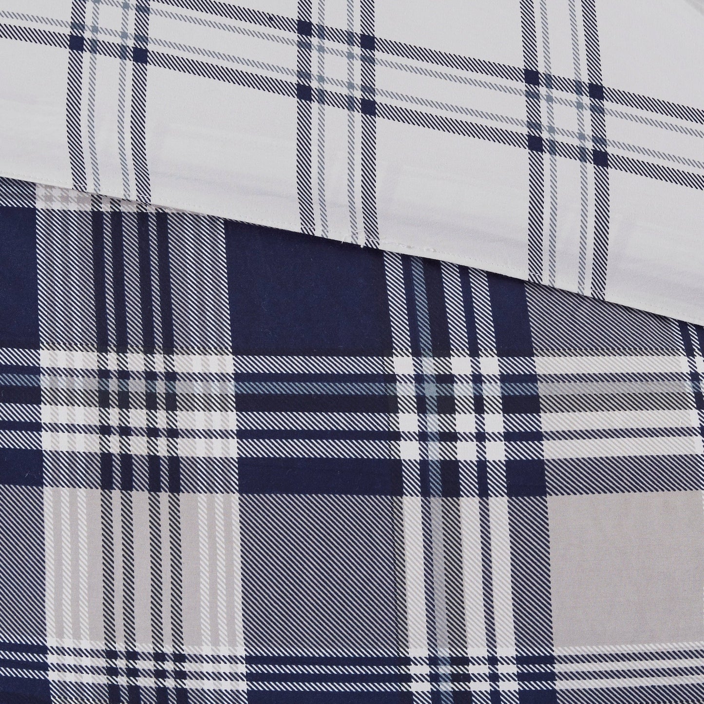 Set copripiumino reversibile Madison Park Essentials Paton Navy con lenzuola