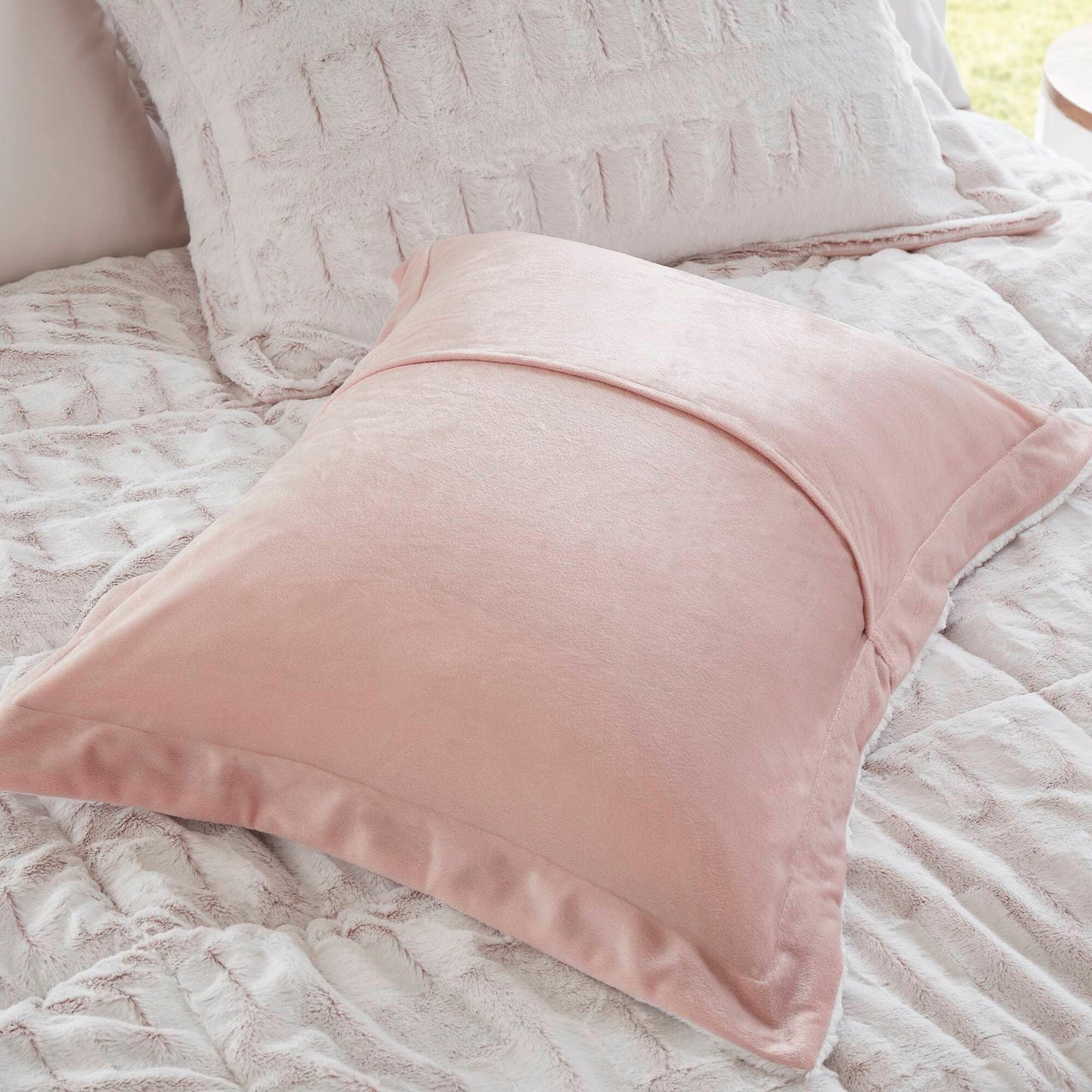 Set copripiumino lungo in pelliccia con stampa posteriore Margot di Madison Park