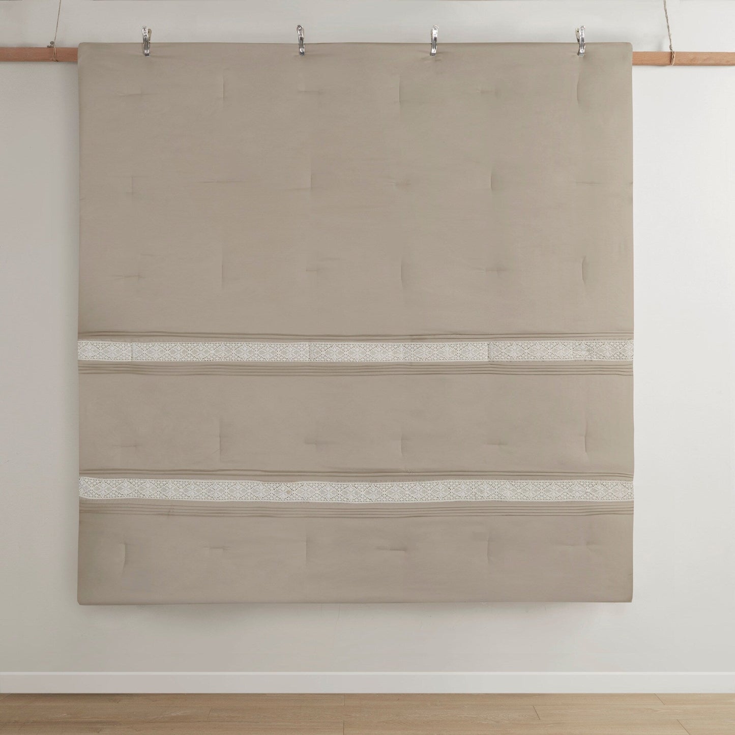 Set copripiumino con bordi in pizzo Marla di Madison Park, 7 pezzi, con cuscini decorativi