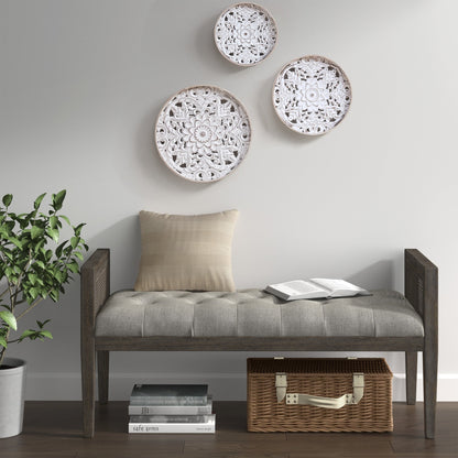 Set di decorazioni da parete in legno intagliato con motivo floreale bianco anticato Madison Park Medallion Trio, 3 pezzi