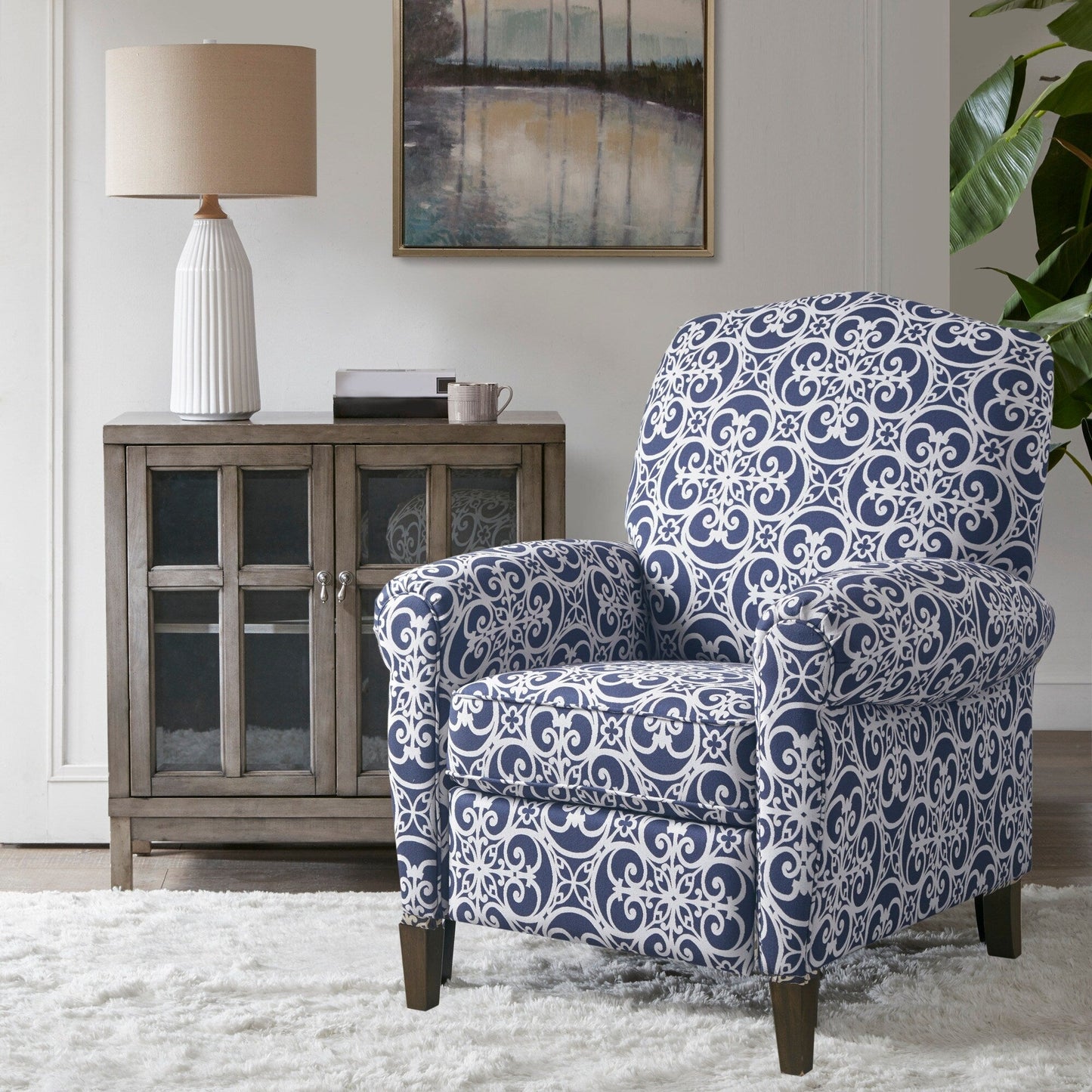 Poltrona reclinabile imbottita in legno massello Madison Park Oscar con schienale a spinta e braccioli arrotolati