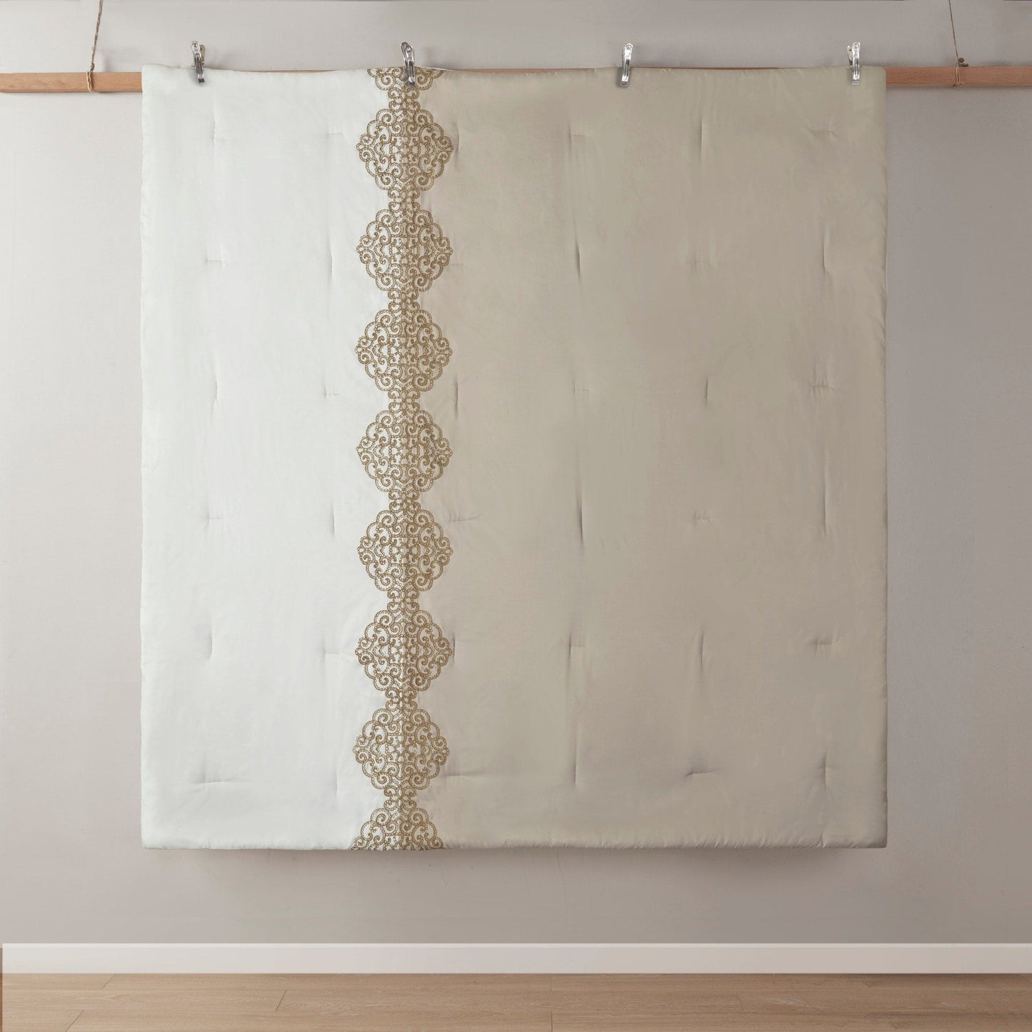 Set di piumoni in microfibra ricamati Madison Park Vera da 8 pezzi