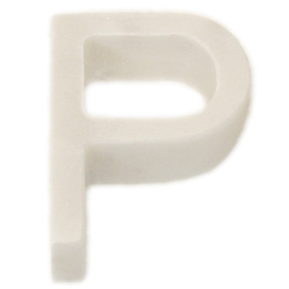 Lettera Helvetica in marmo bianco