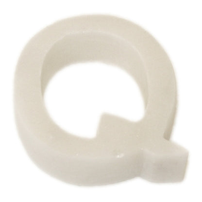 Lettera Helvetica in marmo bianco