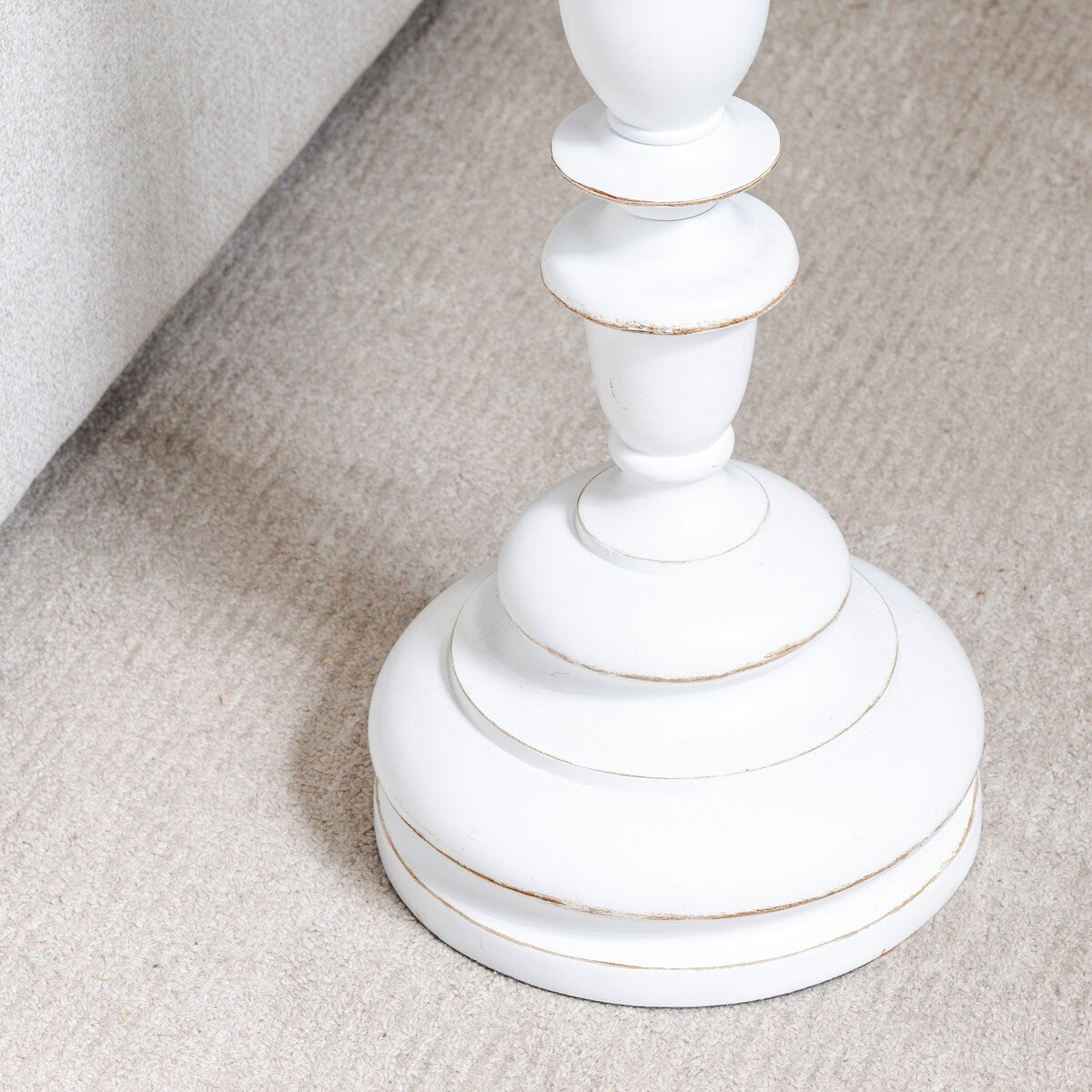 Lampada da terra Maribelle 65H in resina bianca anticata a righe multiple - 65H x 17Rnd