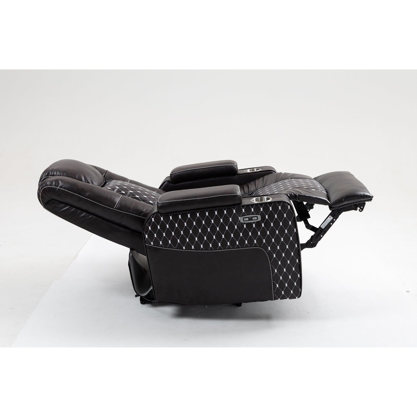 Poltrona reclinabile massaggiante con doppio telecomando, ricarica wireless e portabicchieri