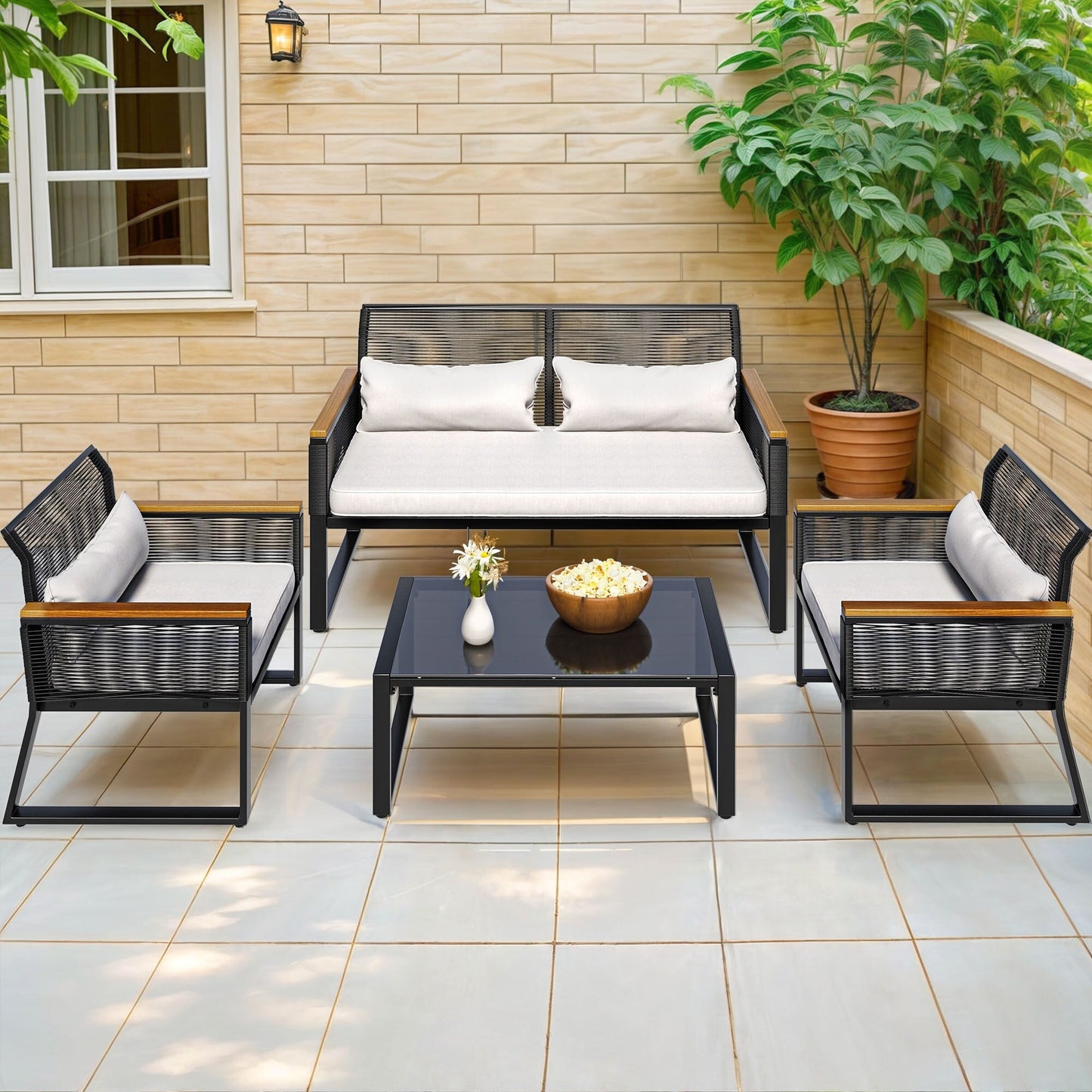 Gruppo di sedute Mcferran per 4 persone con cuscini