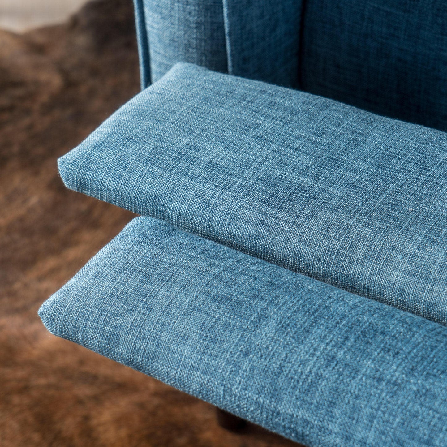 Poltrona reclinabile Mervynn Mid-Century Modern con bottoni in tessuto trapuntato di Christopher Knight Home