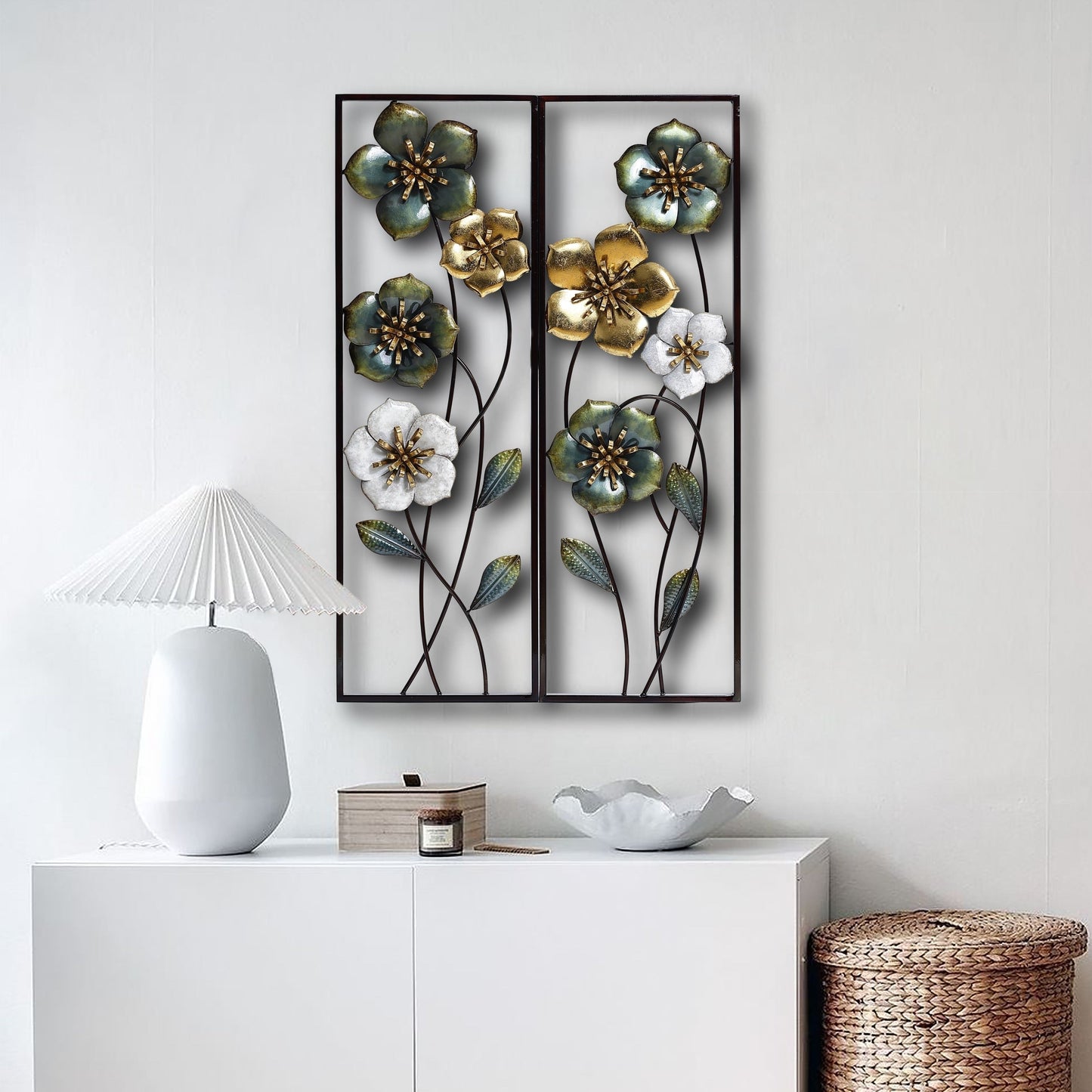 Decorazione da parete con fiori selvatici in metallo verde, bianco e oro (set da 2)