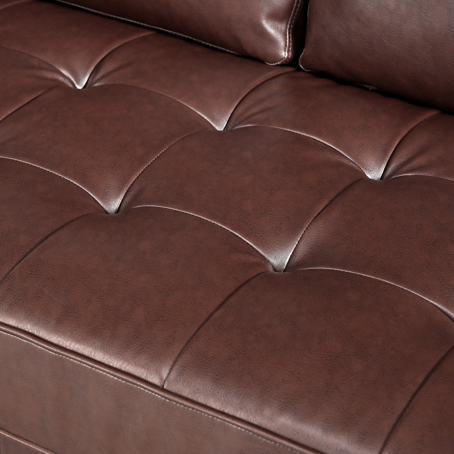 Divano Mirod Mid-Century Modern a 3 posti in pelle PU, design capitonné, gambe in legno massello, 2 cuscini di supporto