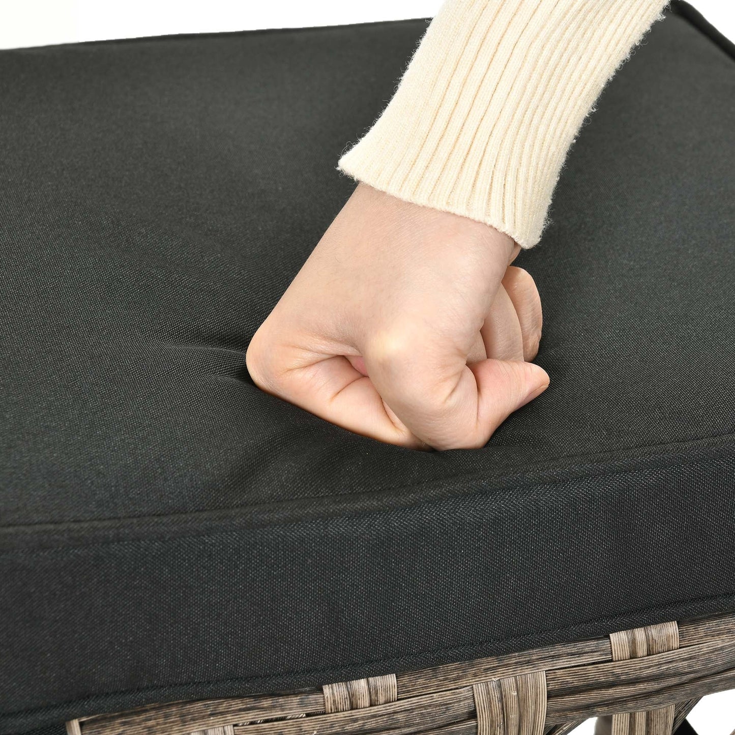 Set da bar in vimini e rattan Moasis da 5 pezzi, mobili da pranzo per patio con portabicchieri e 4 sgabelli da bar imbottiti