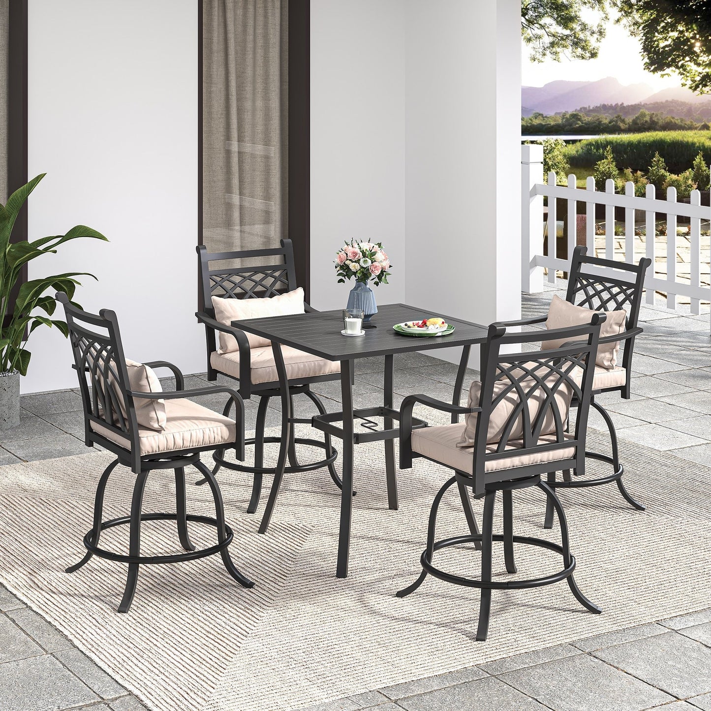 Set da pranzo girevole per esterni con sedie imbottite da 29 W, tavolo da patio