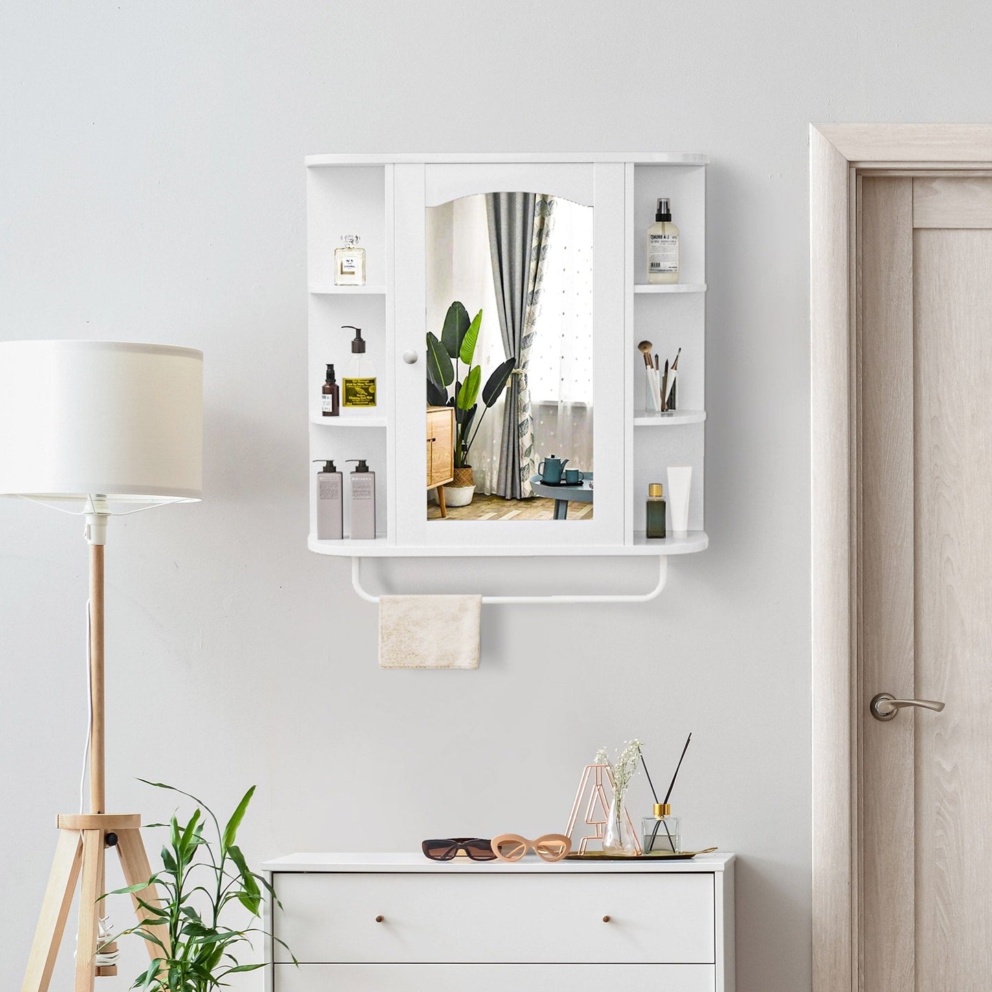 Mobiletto moderno per il bagno con ripiani regolabili e portasciugamani