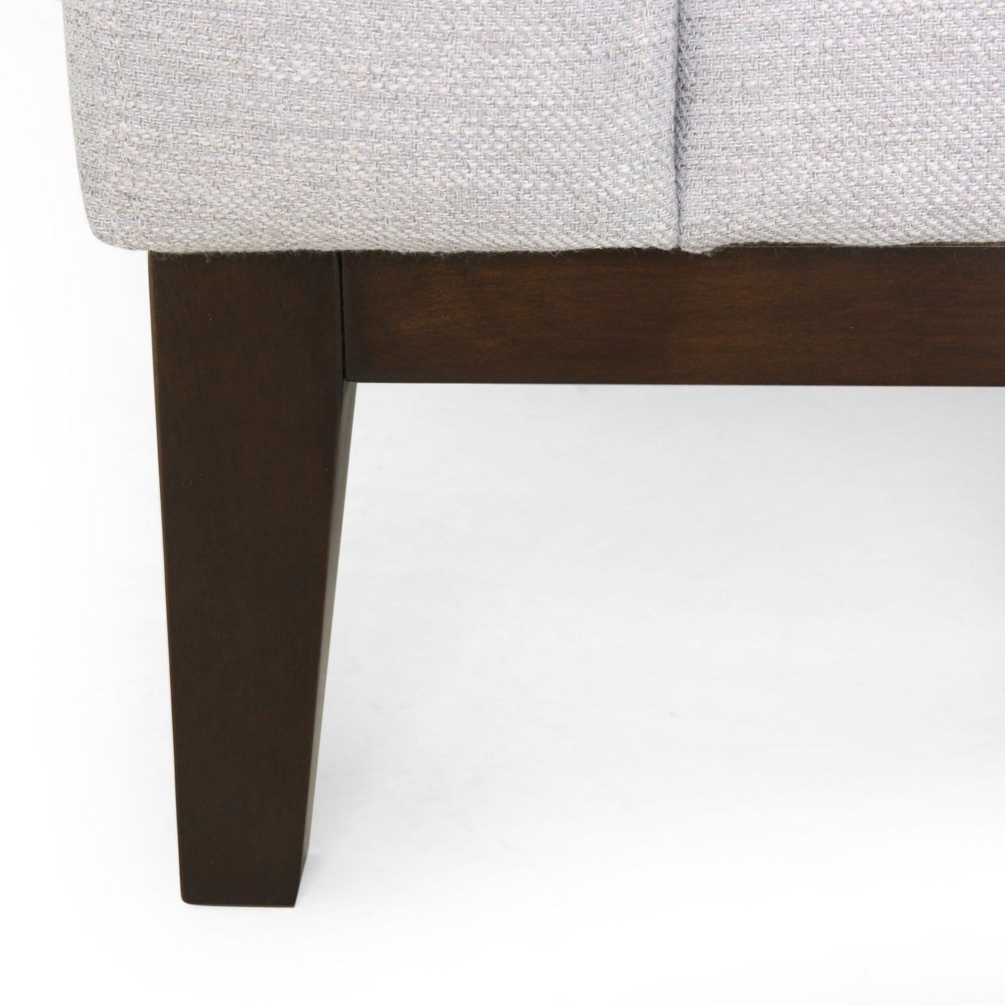 Divano moderno da 80 a 3 posti con gambe in legno e cuscini coordinati per il soggiorno